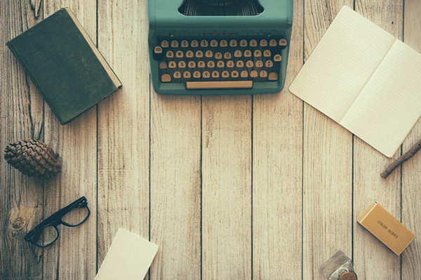typewriter, Уреждане на авторските права при изпълнение на поръчка, лицензиран представител по индустриална собственост, регистрира търговски марки и папенти в България, Европа и САЩ